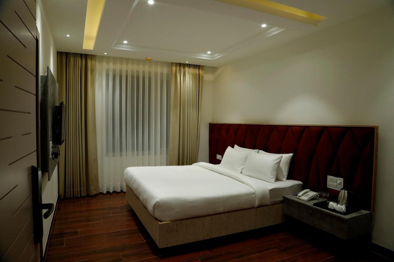 Dayal Hotel Una (Himachal Pradesh) Esterno foto