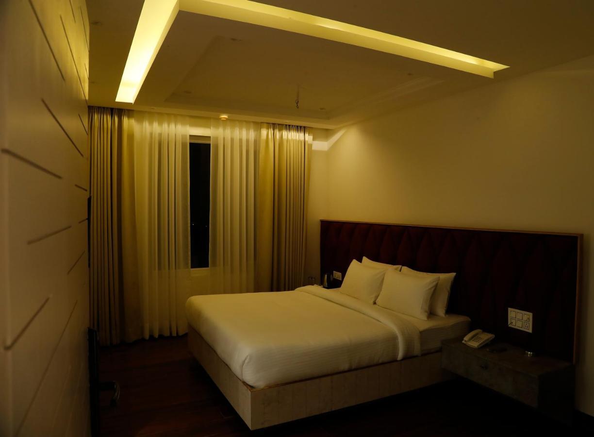 Dayal Hotel Una (Himachal Pradesh) Esterno foto